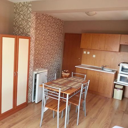 Hristovi Apartments & Studios Pomorie Ngoại thất bức ảnh