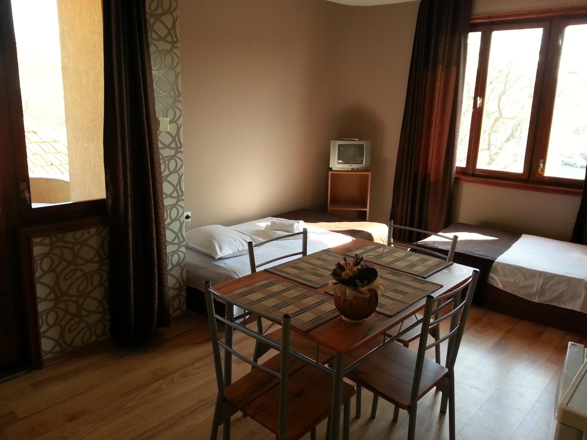 Hristovi Apartments & Studios Pomorie Ngoại thất bức ảnh
