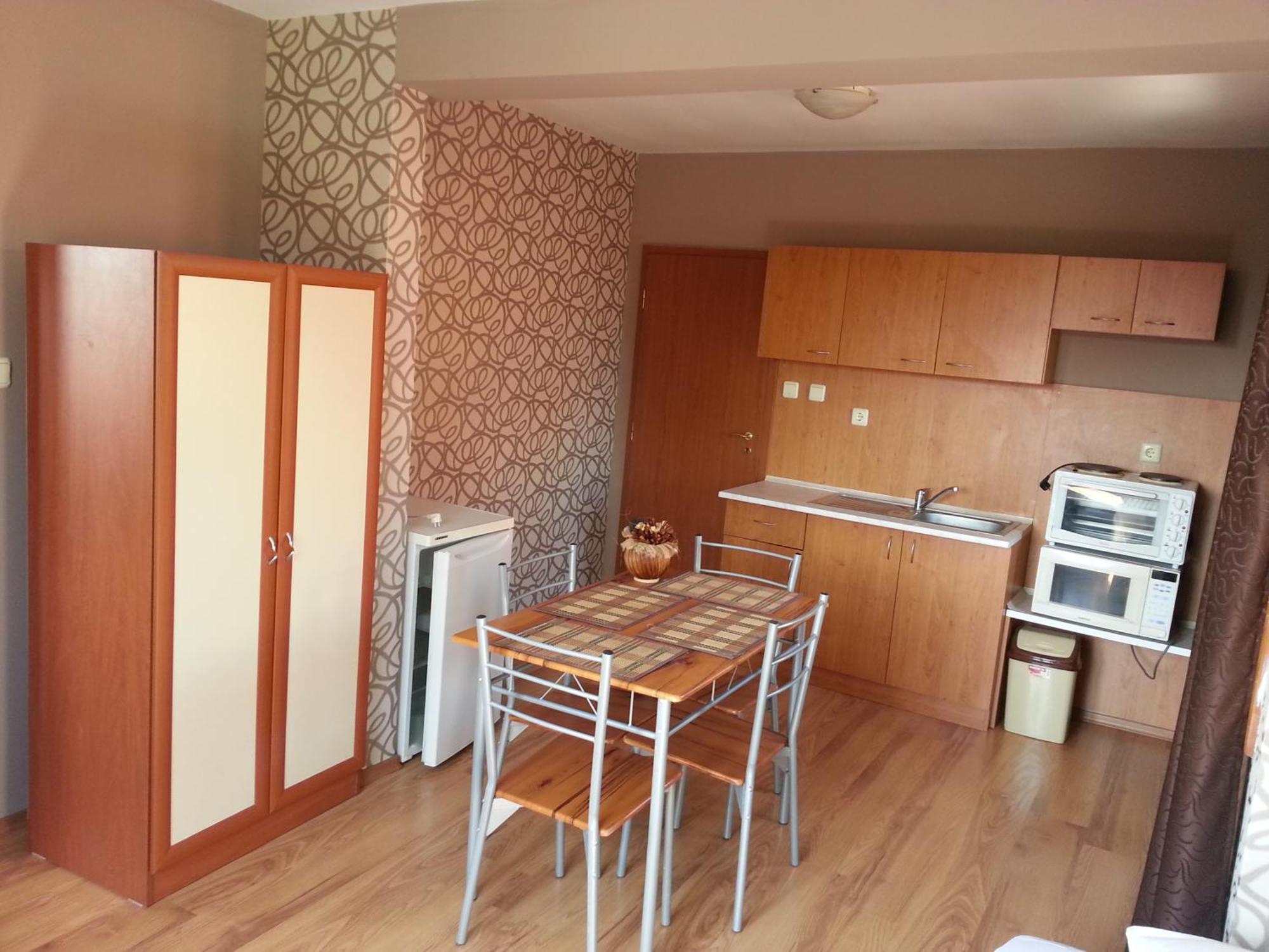 Hristovi Apartments & Studios Pomorie Ngoại thất bức ảnh