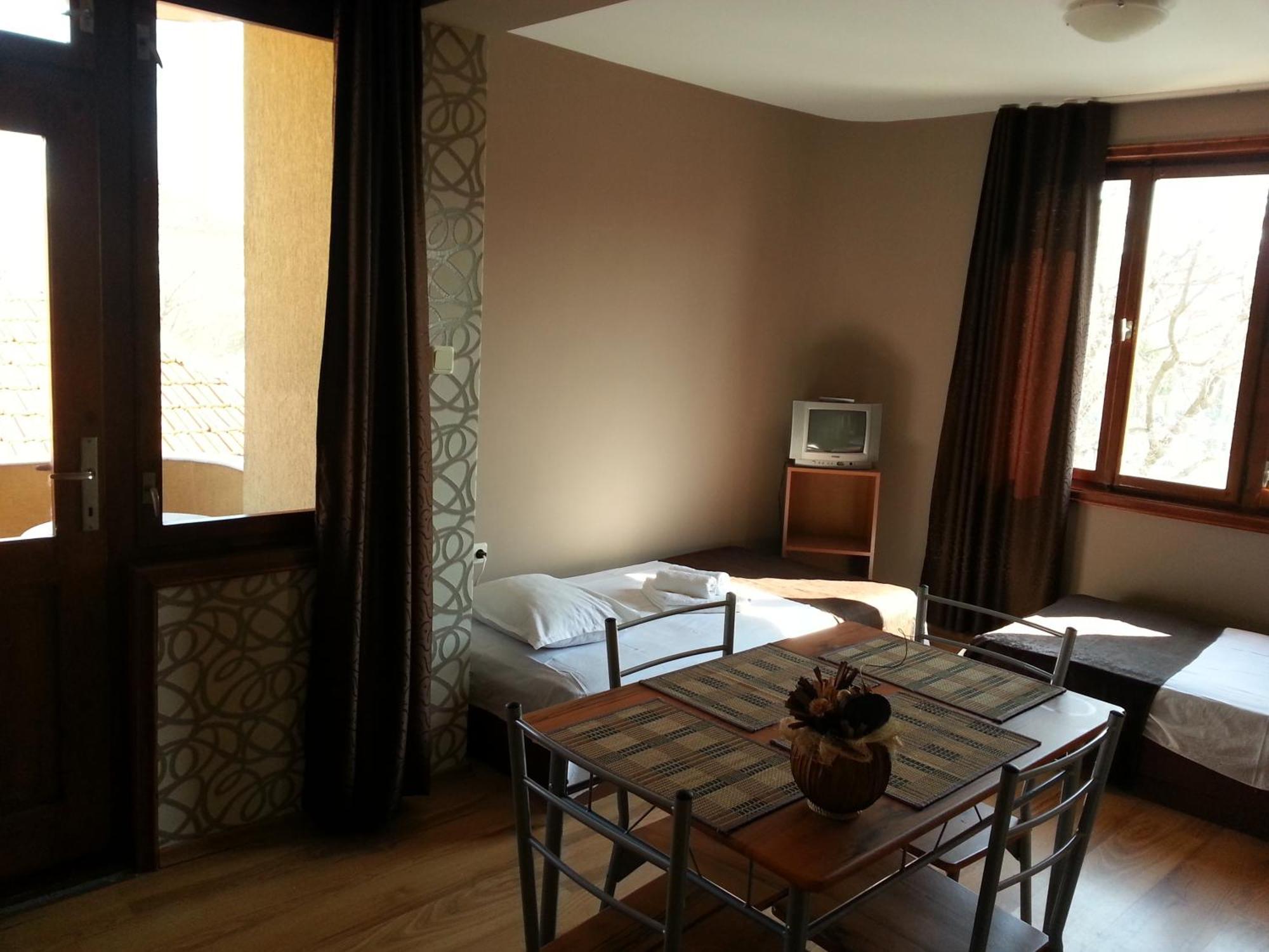Hristovi Apartments & Studios Pomorie Ngoại thất bức ảnh
