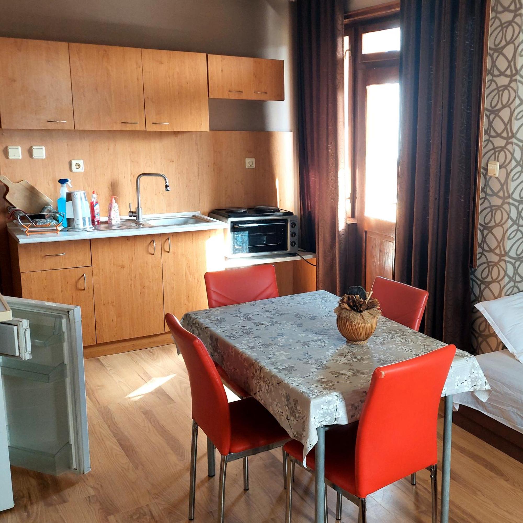 Hristovi Apartments & Studios Pomorie Ngoại thất bức ảnh